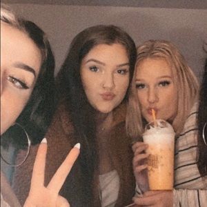 Meet your Posher, Hannah